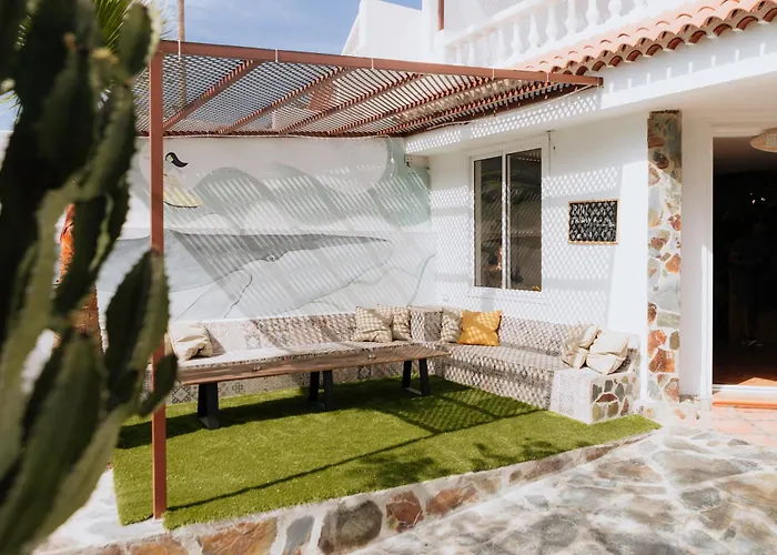 Endless Summer Hostel (Adults Only)